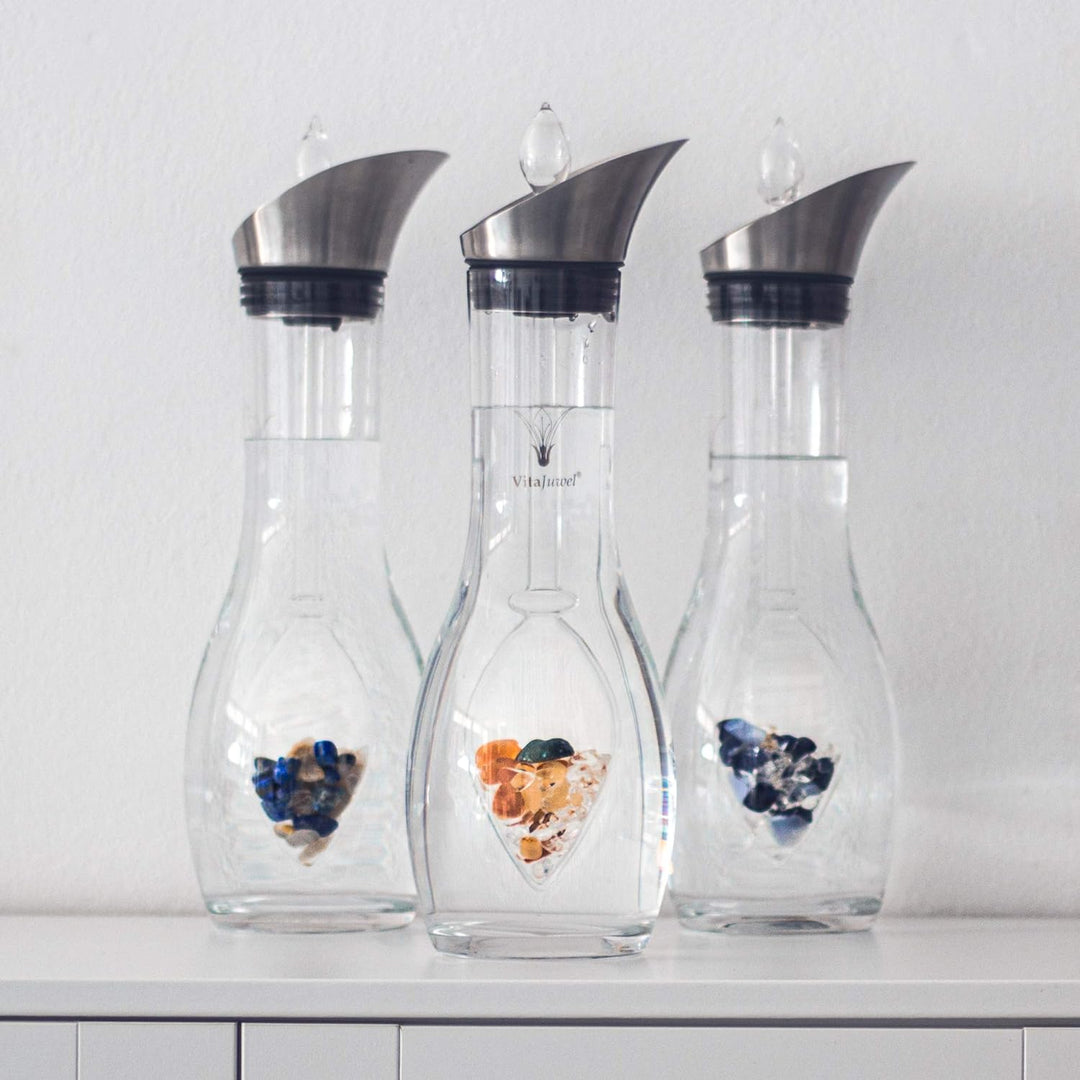 VitaJuwel HAPPINESS Edelsteinwasserset für Zuhause (Karaffe Era & Phiole) mit Jade, Orangencalzit, K