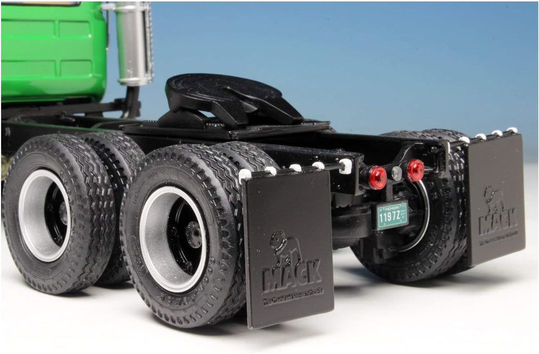 AMT amt1039–1: 25 Mack r685st – Semi Traktor