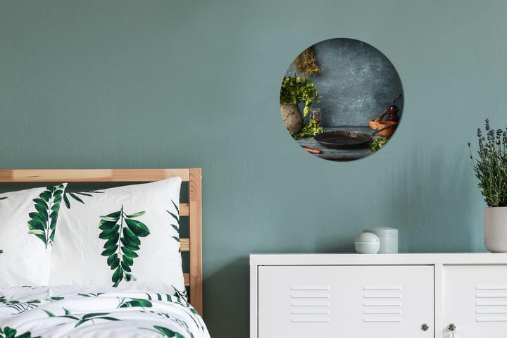 MuchoWow Wandbild Rund Wanddeko Deko Wohnzimmer Bilder 30x30 cm Kräuter - Gewürze - Pfanne - Messer