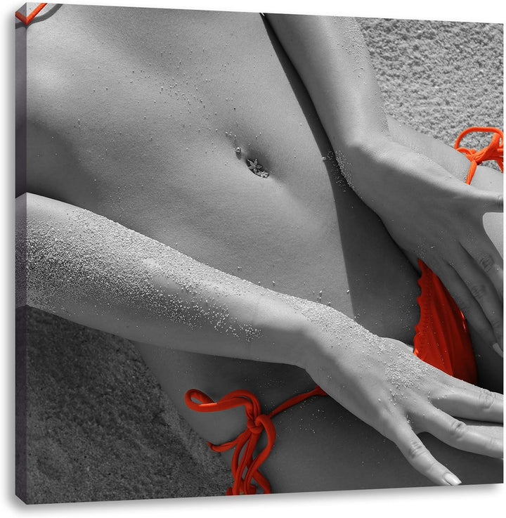 Pixxprint Sexy Frau im Bikini am Strand Schwarz/Weiss, Format: 70x70 auf Leinwand, 70x70