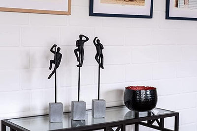 IDYL Moderne Skulptur Figur Sandsteinguss Set Looking Waving Hanging Man an kurzer Stange | schwarz