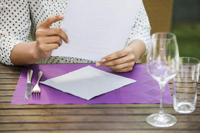 Tork 477869 Soft Lunchservietten Grau / 3lagige, saugfähige Papierservietten in Grau / Vielfältig ve