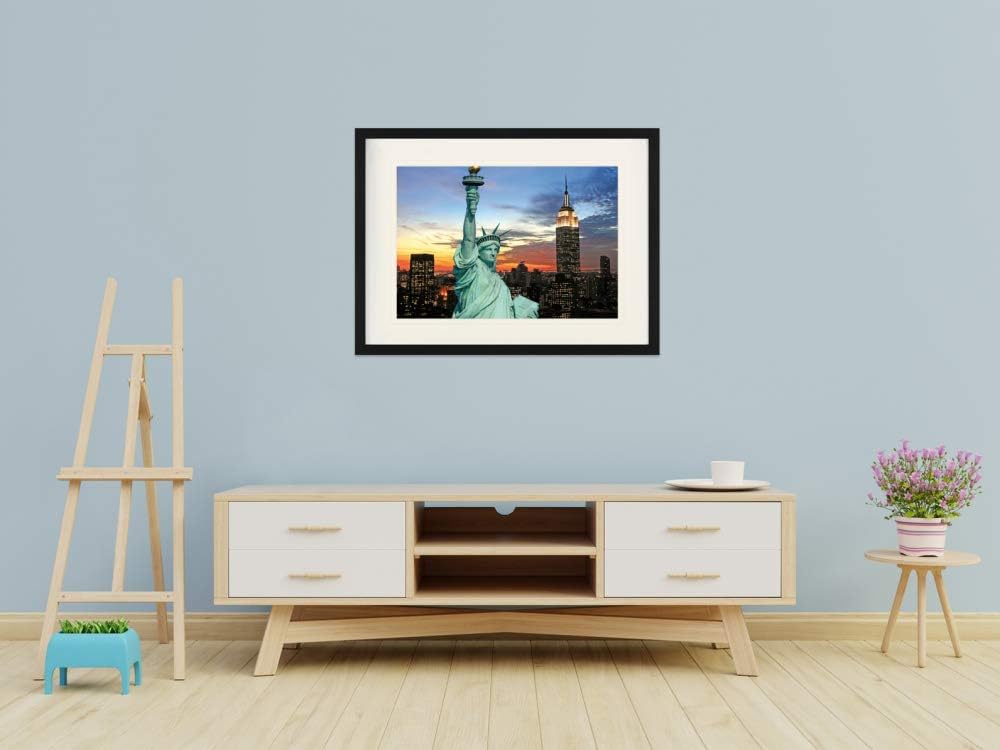 1art1 New York Poster Freiheitsstatue Und Skyline Bei Sonnenuntergang Gerahmtes Bild Mit Edlem Passe