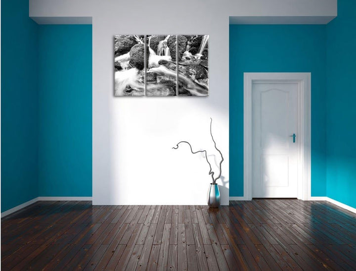 Pixxprint Gertelbach im Schwarzwald Kunst B&W 3-Teiler Leinwandbild 120x80 Bild auf Leinwand