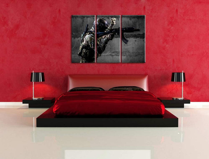 Pixxprint Soldat mit Uniform im Einsatz als Leinwandbild | Grösse: 3 Teilig (120x80) | Wandbild| Kun