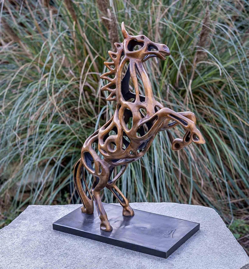 IDYL Bronze-Skulptur Pferd | 56x19x45 cm | Moderne Bronze-Figur handgefertigt | Gartenskulptur und T