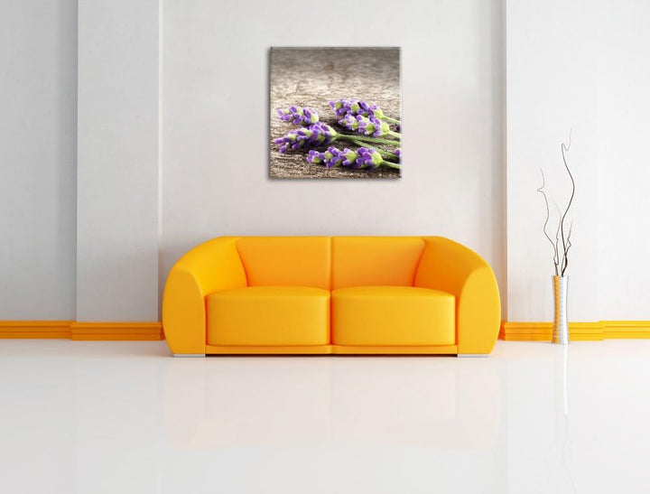 Pixxprint Liegender frischer Lavendel, Format: 70x70 auf Leinwand, 70x70