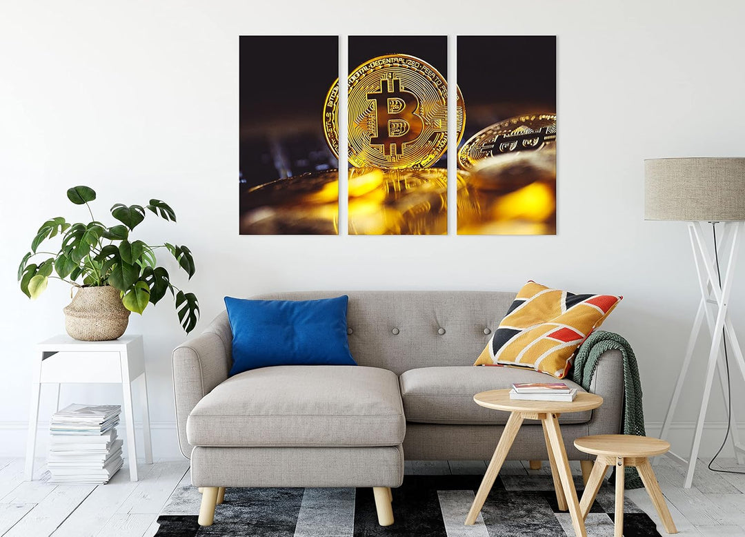 Bitcoin BTC zwischen Münzenals Leinwandbild 3 teilig | Grösse: 120x80 cm | Wandbild | Kunstdruck | f