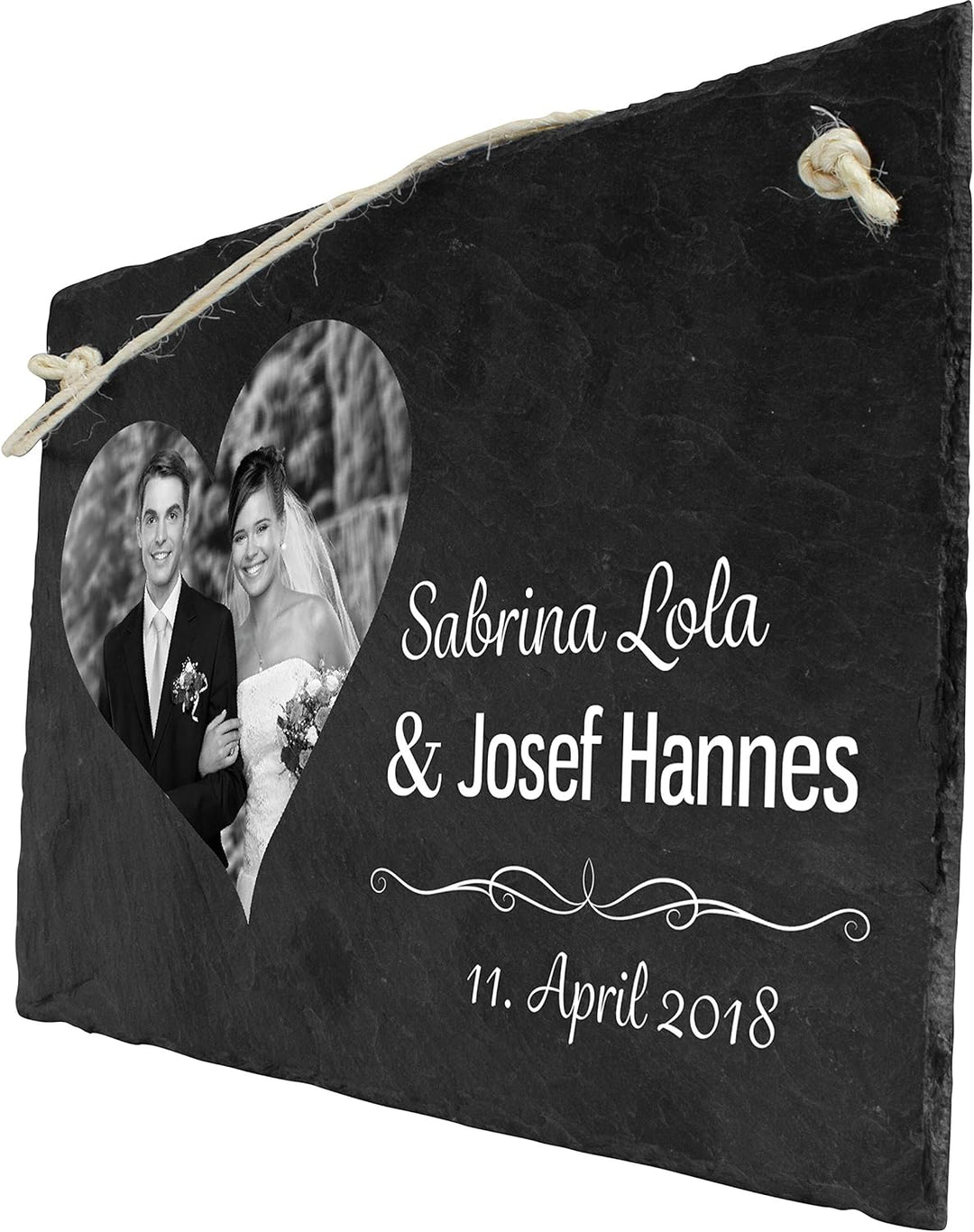 wandmotiv24 Schiefertafel Hochzeit, Aufhängeschild mit Strick, Personalisierbar Digitaldruck Schwarz