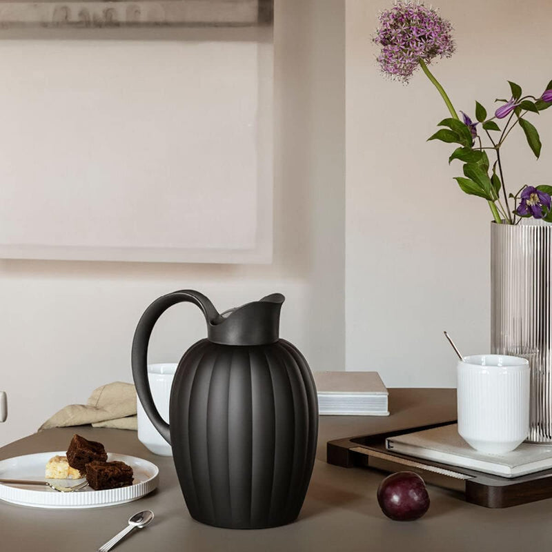 Georg Jensen Bernadotte Thermo Jug Midnight Black von Sigvard Bernadotte Schwarz, Schwarz