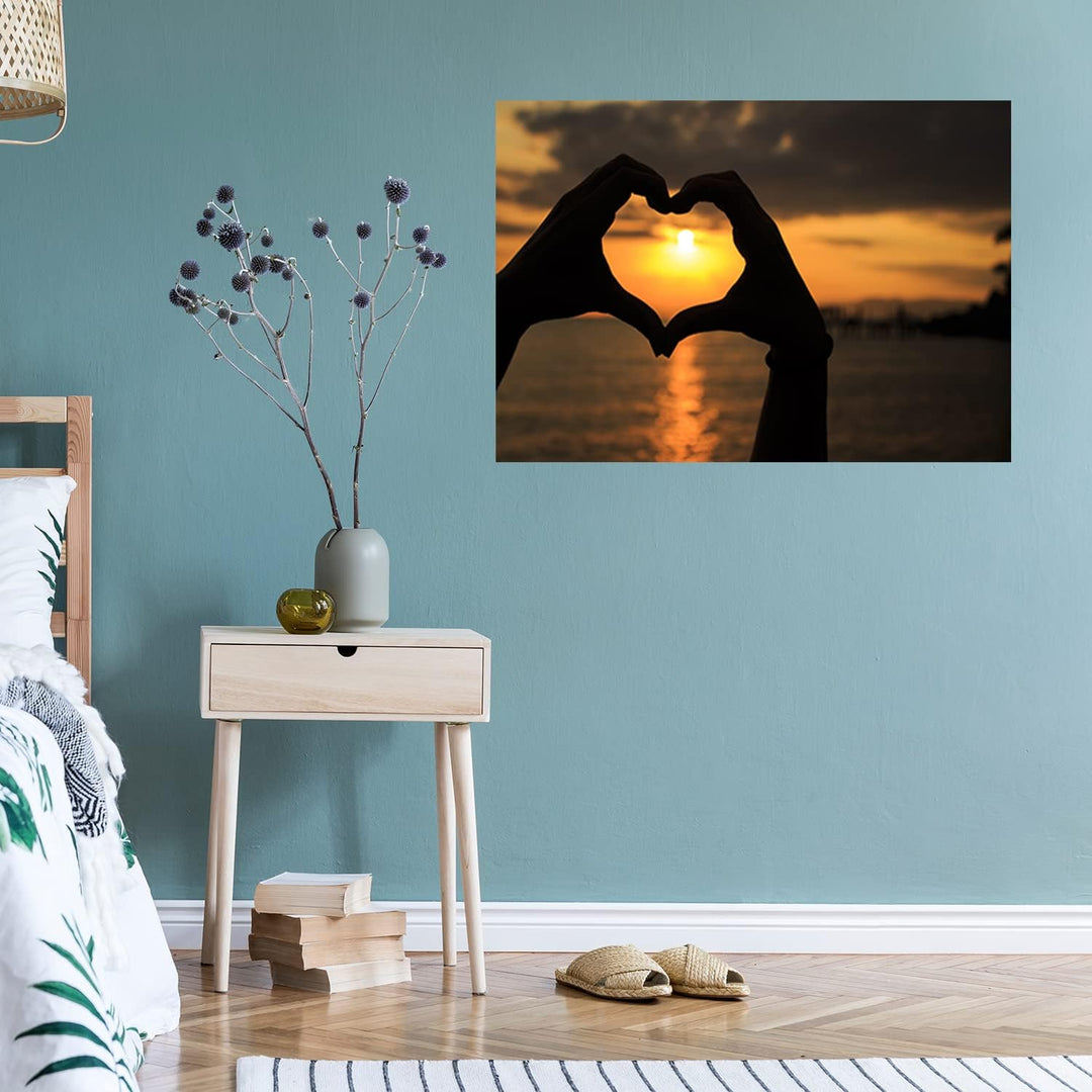 Feeby Vlies Leinwandbild Herz geformte Hände Sonnenuntergang Strand 90x60 cm Druckbild Wandbild Wand