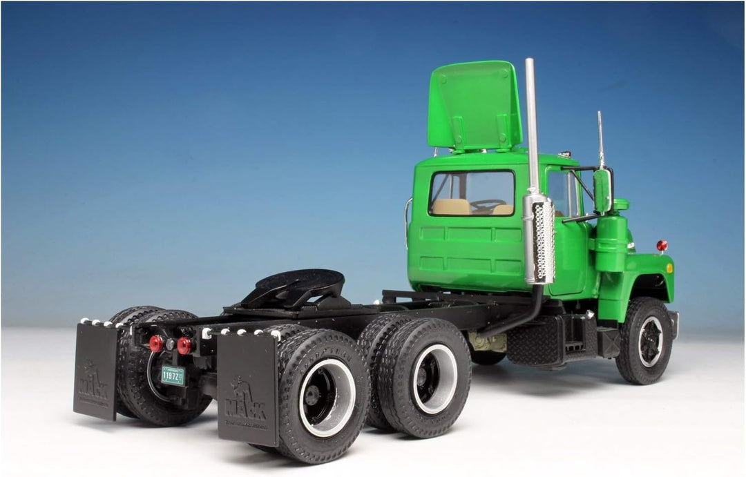 AMT amt1039–1: 25 Mack r685st – Semi Traktor