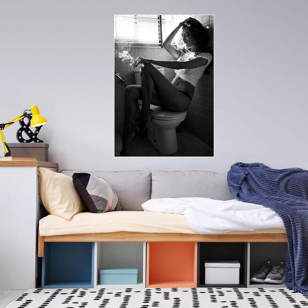 wandmotiv24 Poster als Wanddeko, Grösse Din A1, Model rauchend im Bad, Frau, Fotografie, Schwarz Wei