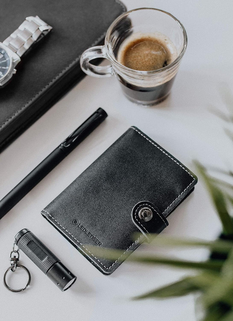 Ledlenser Lite Wallet Portemonnaie, Classic Black, integrierter RFID-Schutz, aufladbares LED-Licht,