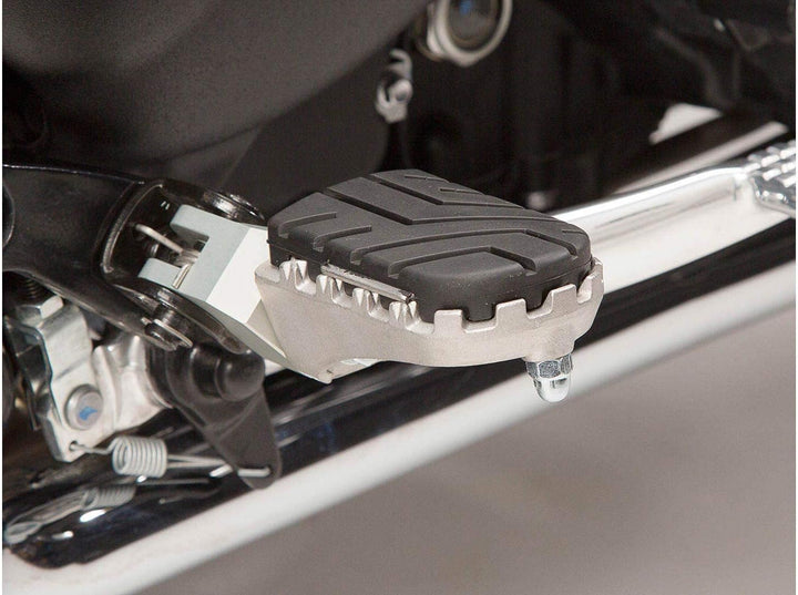 SW-MOTECH ION Fussrasten-Kit für Bonneville/T100 (04-), Scrambler (05-)