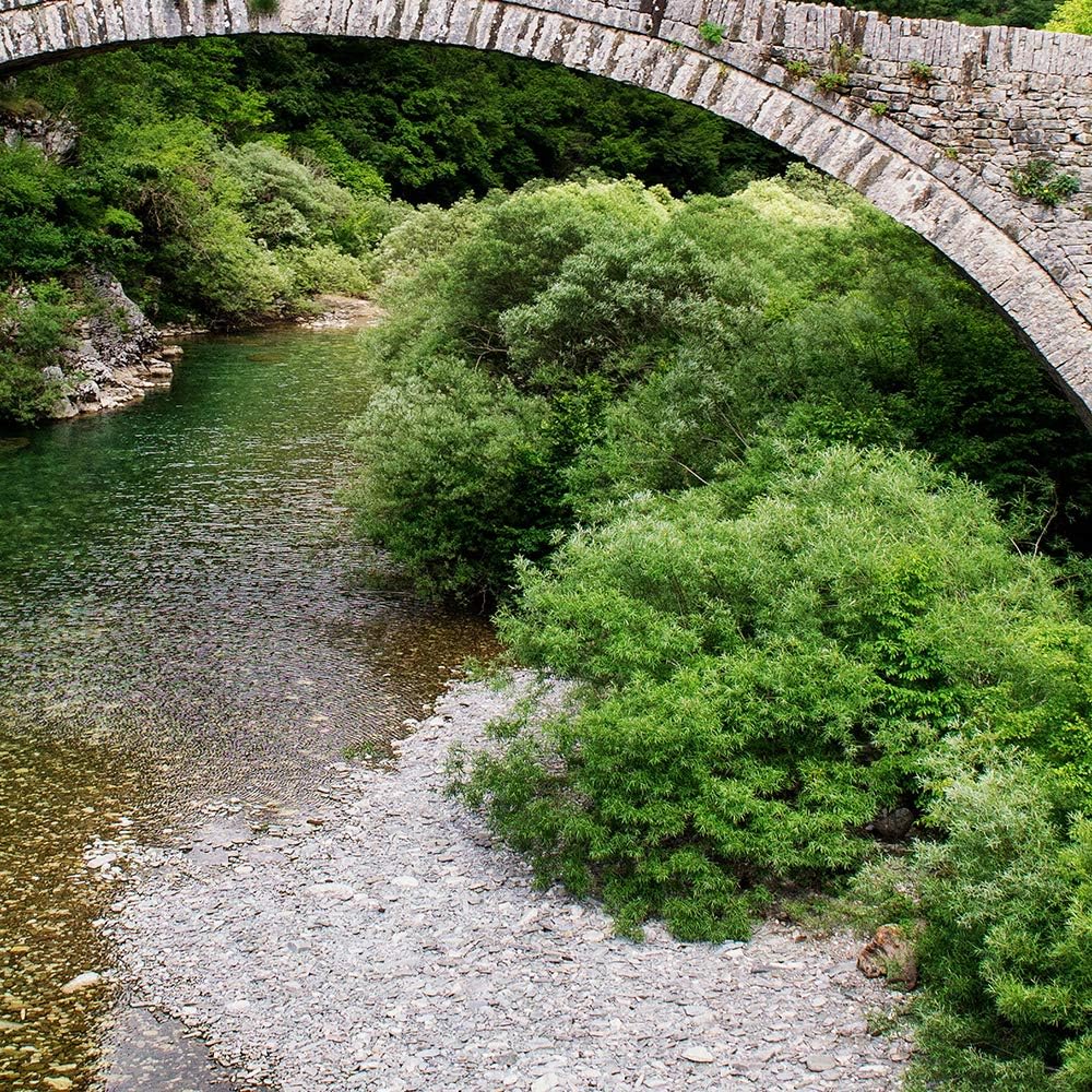 Wanddeko XXL Landschaft Leinwandbild 5 Teilig Brücke Fluss Berge grün 100x70 cm Leinwandbild 100x70