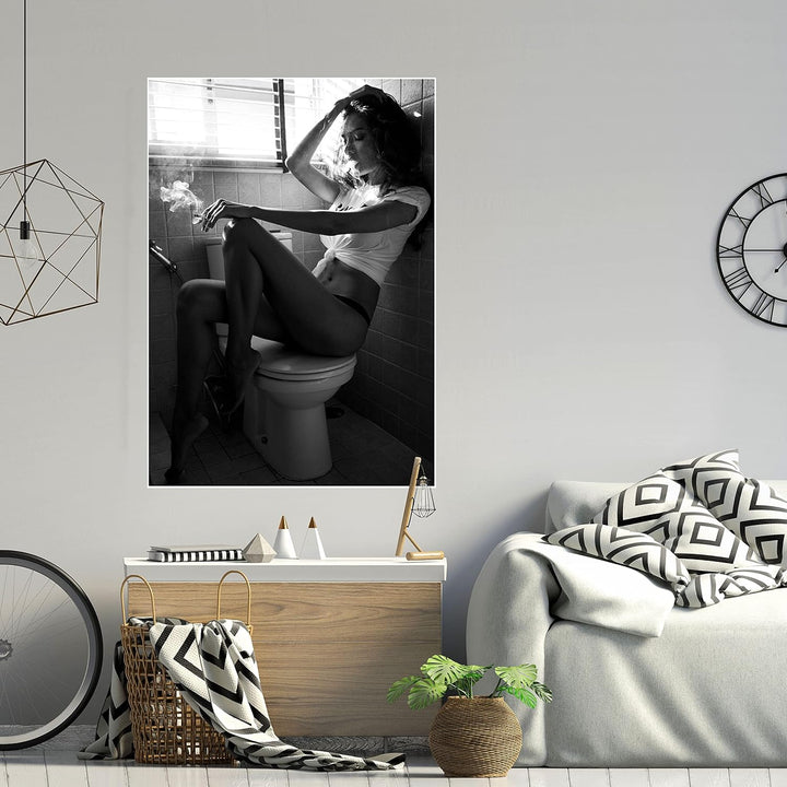 wandmotiv24 Poster als Wanddeko, Grösse Din A1, Model rauchend im Bad, Frau, Fotografie, Schwarz Wei