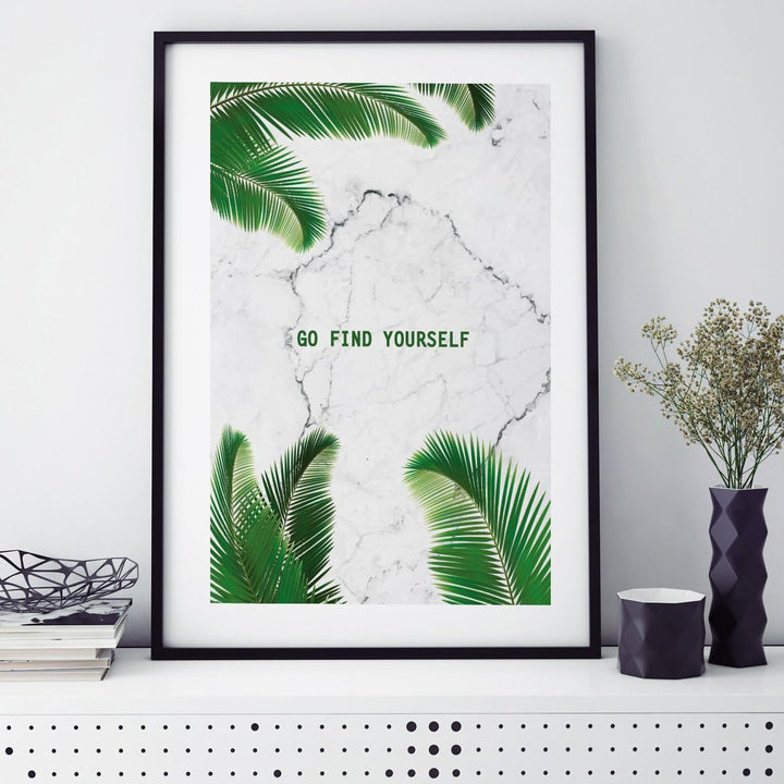 JUNIWORDS Poster mit/ohne Holzrahmen - Wähle ein Motiv - Go find yourself - Wähle eine Grösse - 21 x