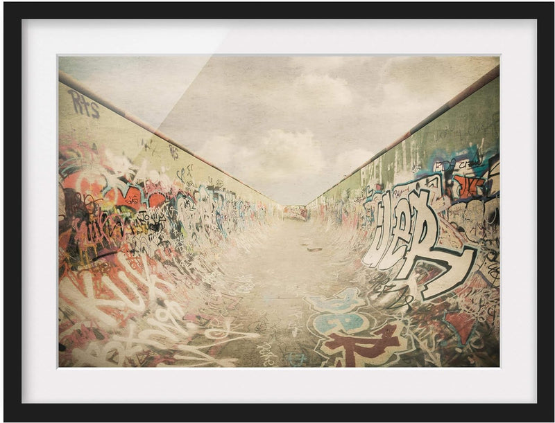 Bild mit Rahmen - Graffiti-Skatepark - Rahmenfarbe Schwarz, 40 x 55cm 40cm x 55cm Schwarz, 40cm x 55