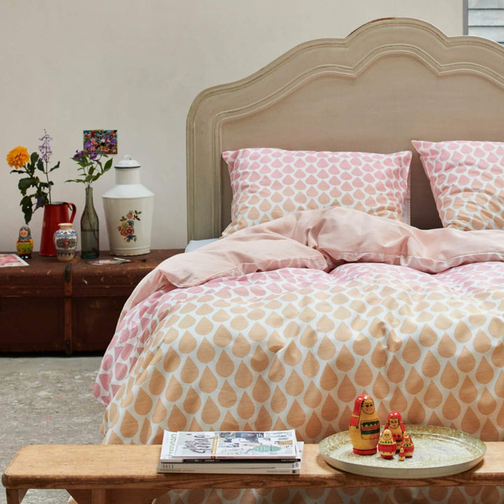 Esprit Satinbettwäsche Rainns I Farbe Pink I 200x220 2x80x80 cm I Tropfen auf weissem Grund I Reine