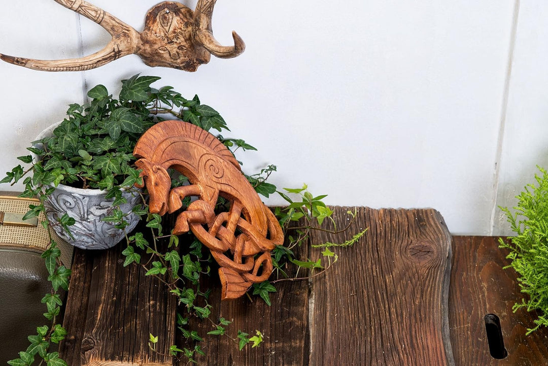 Windalf Celtic Wandbild EPONA 25 cm Keltisches Pferd Holzbild Gesschnitzes Ornament Wandrelief Handa