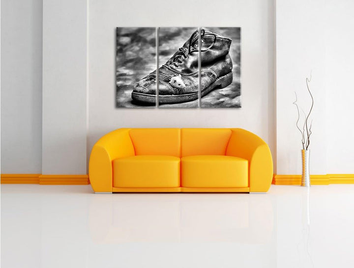 Pixxprint Maus, schwarzer Schuh, als Leinwandbild | Grösse: 3 Teilig (120x80) | Wandbild| Kunstdruck