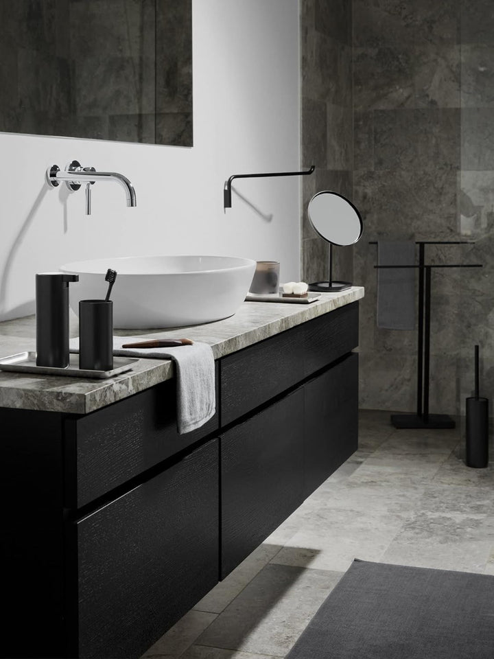 blomus -MENOTO- Stand WC-Garnitur aus mattiertem Edelstahl, freistehender Toilettenbutler (63,5 x 15