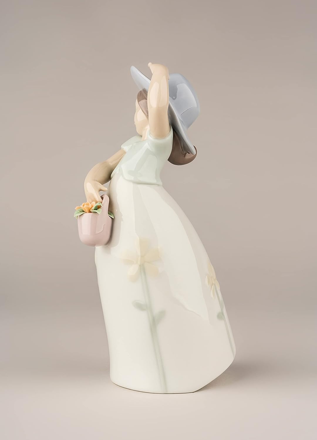 LLADRÓ Mädchen-Figur Kleine Margerite. Mädchen. Porzellan.