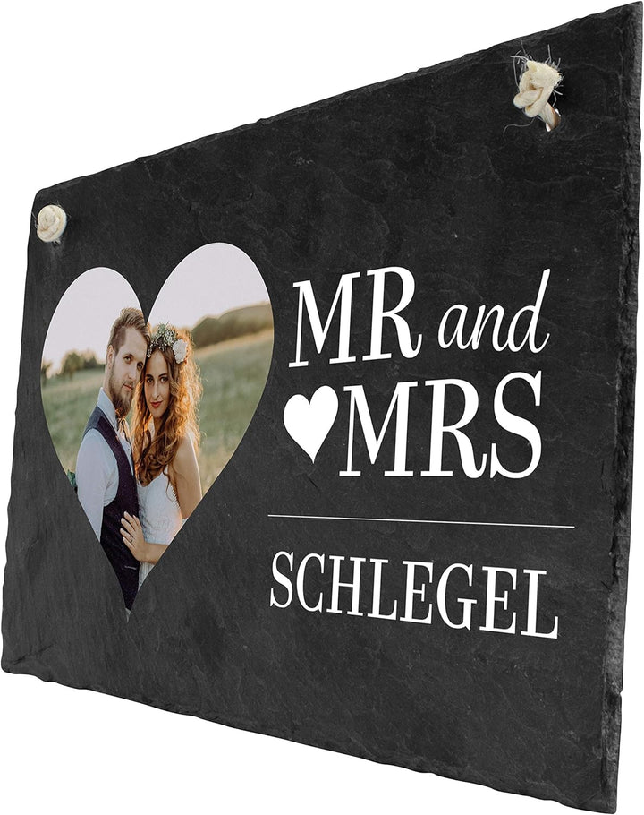 wandmotiv24 Schiefertafel Hochzeit Mr. & Mrs., Aufhängeschild mit Strick, Personalisierbar Digitaldr