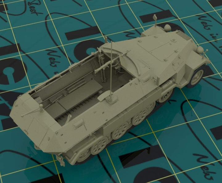 ICM 35103 Sd.Kfz.251/1 AUSF.A with German Infantry Modellbausatz, grau, Mittel