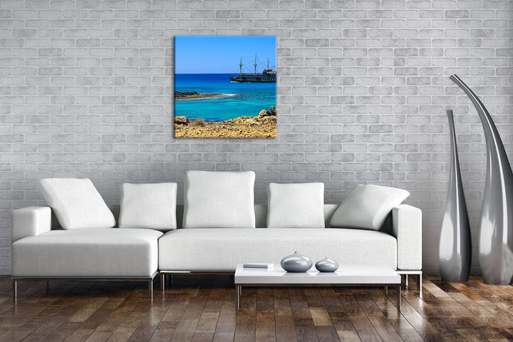 angelegtes Schiff an der Küste Format: 70x70 cm als Leinwandbild, Motiv fertig gerahmt auf Echtholzr