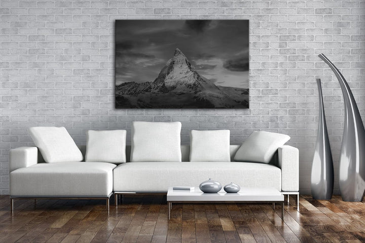 Matterhorn in der Schweiz Effekt: Schwarz/Weiss Format: 80x60 als Leinwandbild, Motiv fertig gerahmt