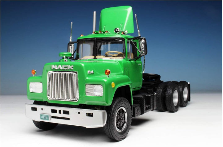 AMT amt1039–1: 25 Mack r685st – Semi Traktor