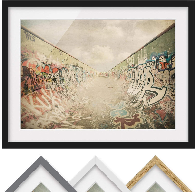 Bild mit Rahmen - Graffiti-Skatepark - Rahmenfarbe Schwarz, 40 x 55cm 40cm x 55cm Schwarz, 40cm x 55