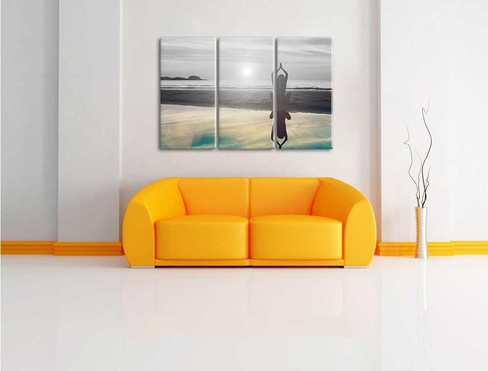 Pixxprint Frau in Einer Yogapose am Strand B&W Detail 3-Teiler Leinwandbild 120x80 Bild auf Leinwand