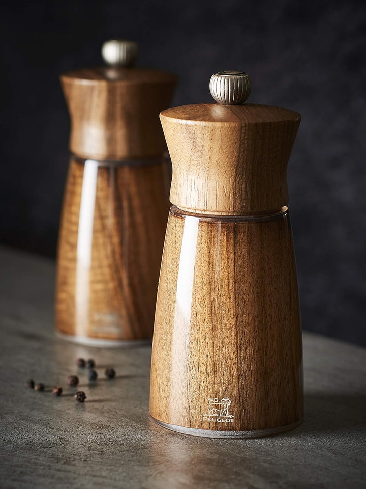 Peugeot Meribel Manuelle Salzmühle, Klassische Mahlgradeinstellung, Höhe: 14 cm, Walnussholz/Acryl,