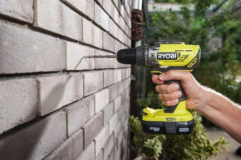 Ryobi Pack: 18 V Bohrer, Schleifmaschine, kabellos, 2 Lithium-Batterien + One, (2,0 Ah + 4,0 Ah), Tr