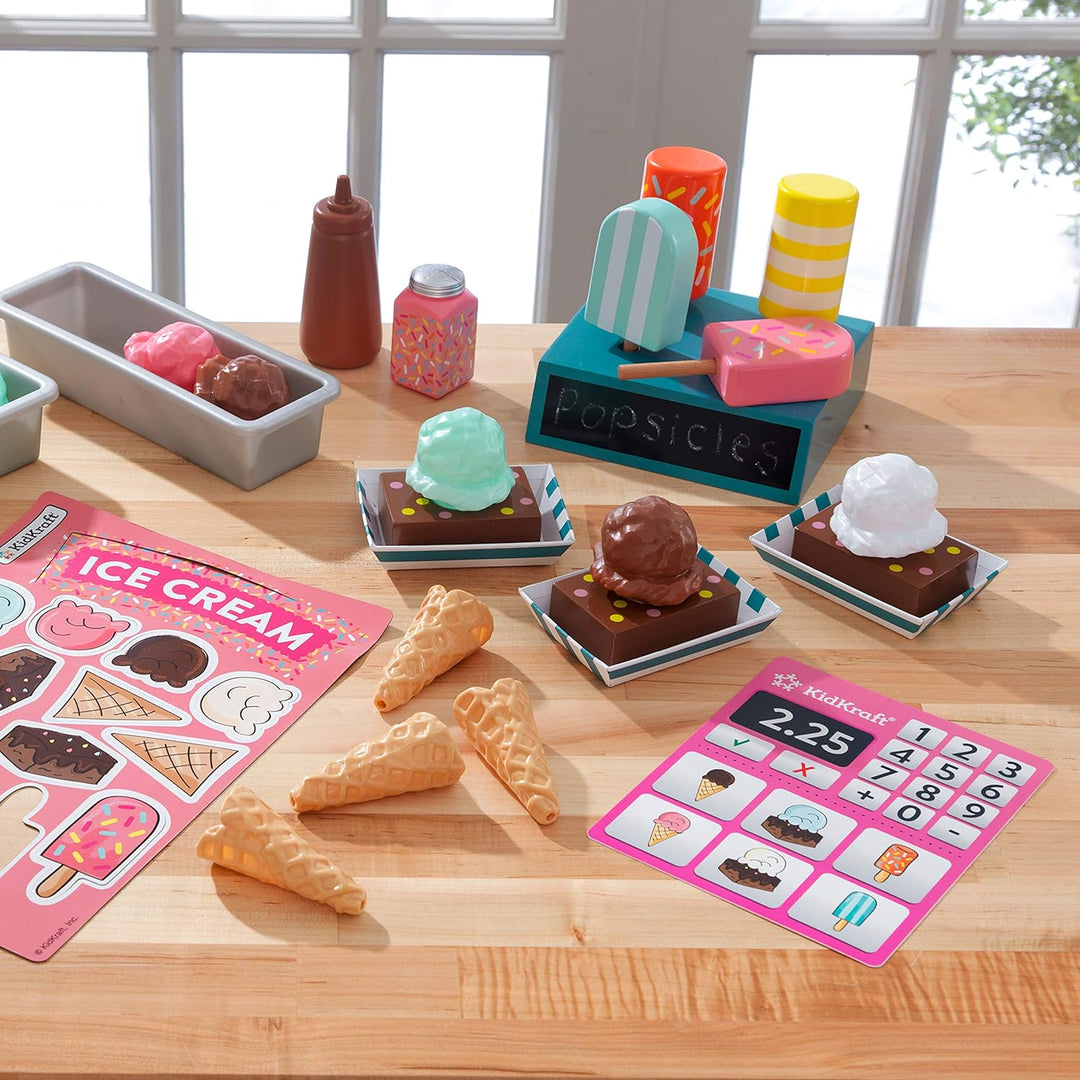 KidKraft Eisdielen Spielset mit Eistüten, Brownies und Magneten für die Kinderküche, Spielzeuglebens