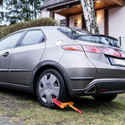 Navaris Reifen Parkkralle mit Schloss - inkl. Schlüssel - universell verwendbar für Auto Wohnmobil R