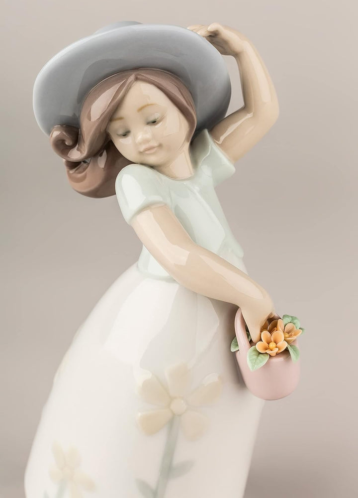 LLADRÓ Mädchen-Figur Kleine Margerite. Mädchen. Porzellan.