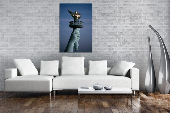 deyoli Fackel der Freiheitsstatue Format: 80x60 als Leinwand, Motiv fertig gerahmt auf Echtholzrahme