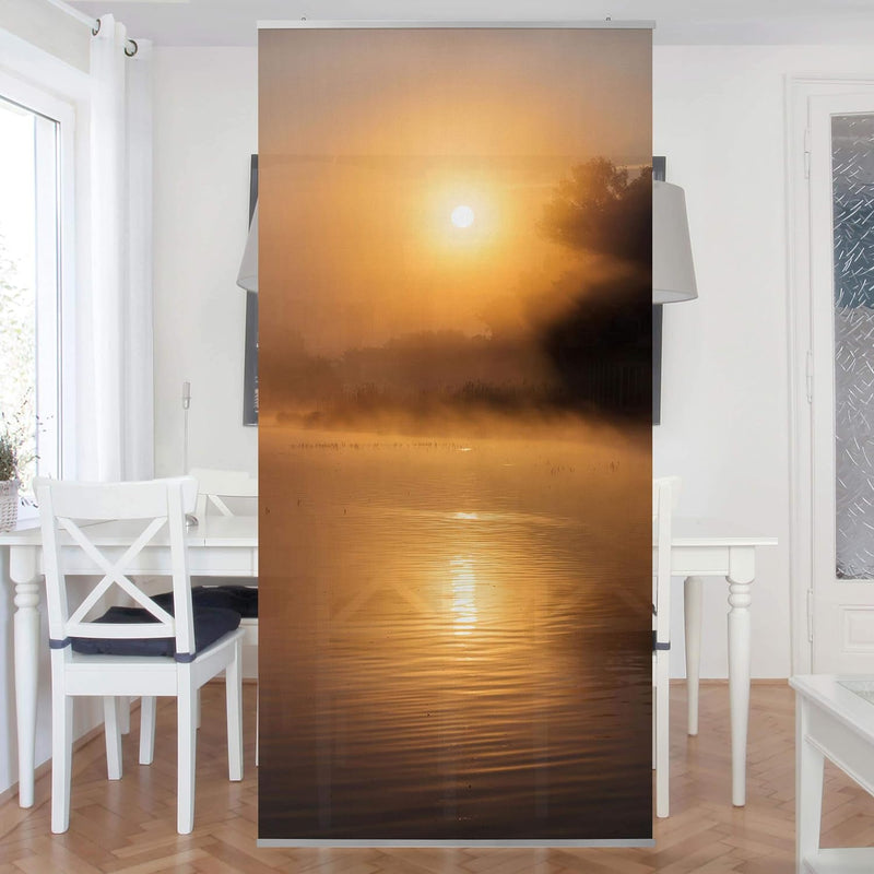 Bilderwelten Raumteiler Sonnenaufgang am See mit Rehen im Nebel 250x120cm ohne Halterung 250 x 120cm