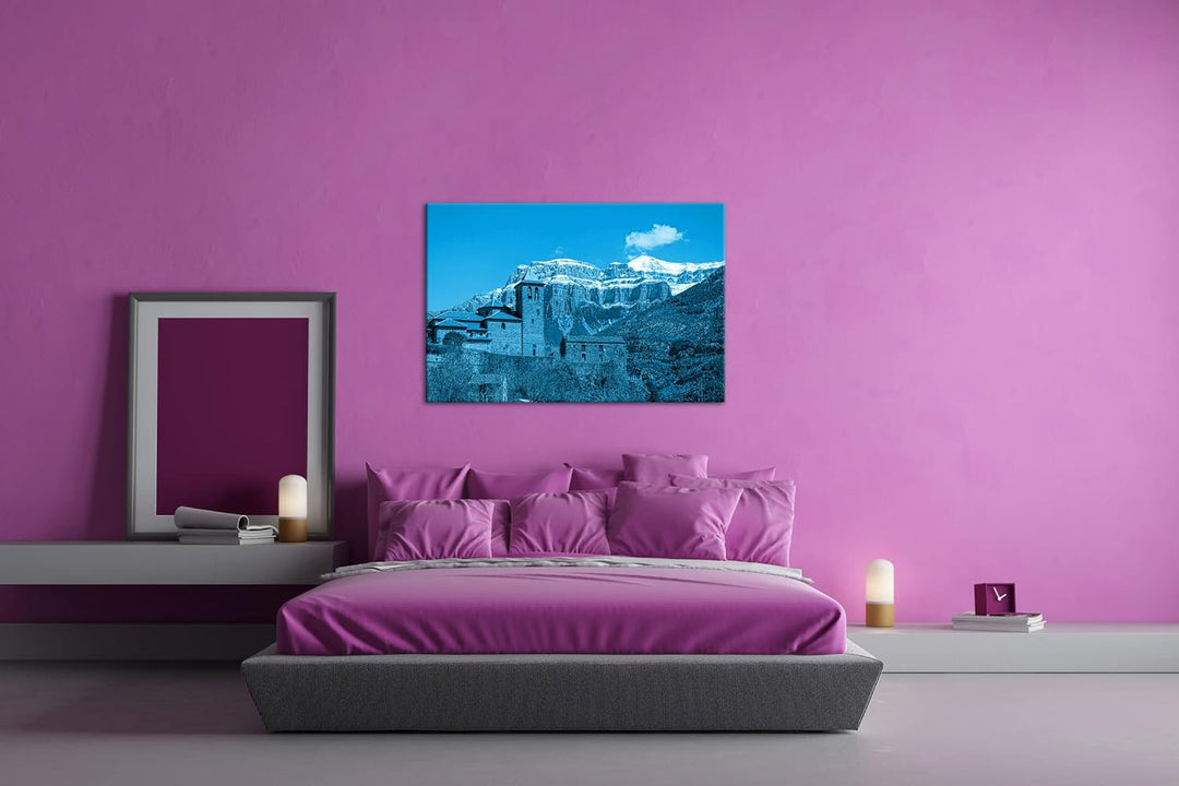 Burg in den Pyrenäen Format 80x60 Effekt: Monocrome Blau als Leinwandbild, Motiv fertig gerahmt auf