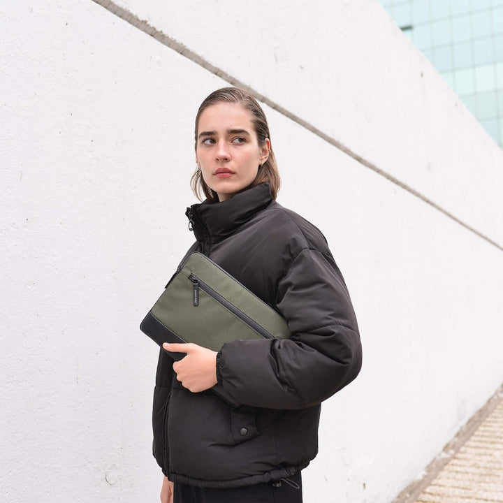 Adore June 16 Zoll Bent Laptop Tasche Oliv Grün kompatibel mit MacBook Pro 16 2023 2021, Nachhaltige