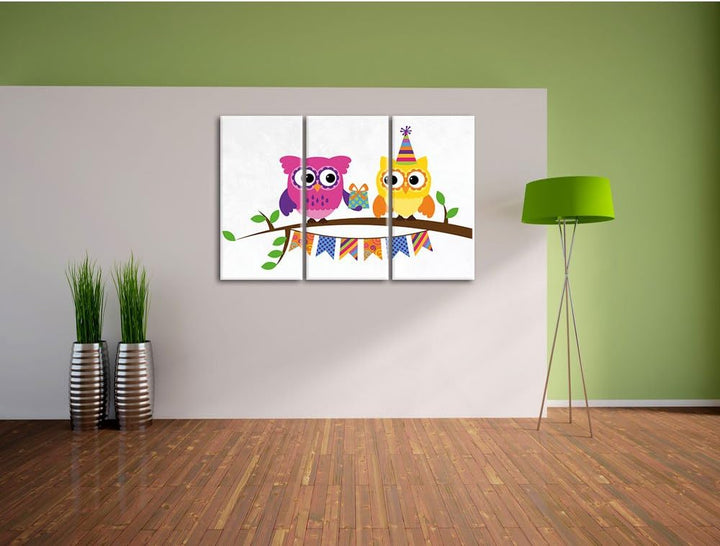 Pixxprint Eulen mit Geschenk auf AST als Leinwandbild/Grösse: 3 Teilig (120x80) cm/Wandbild/Kunstdru