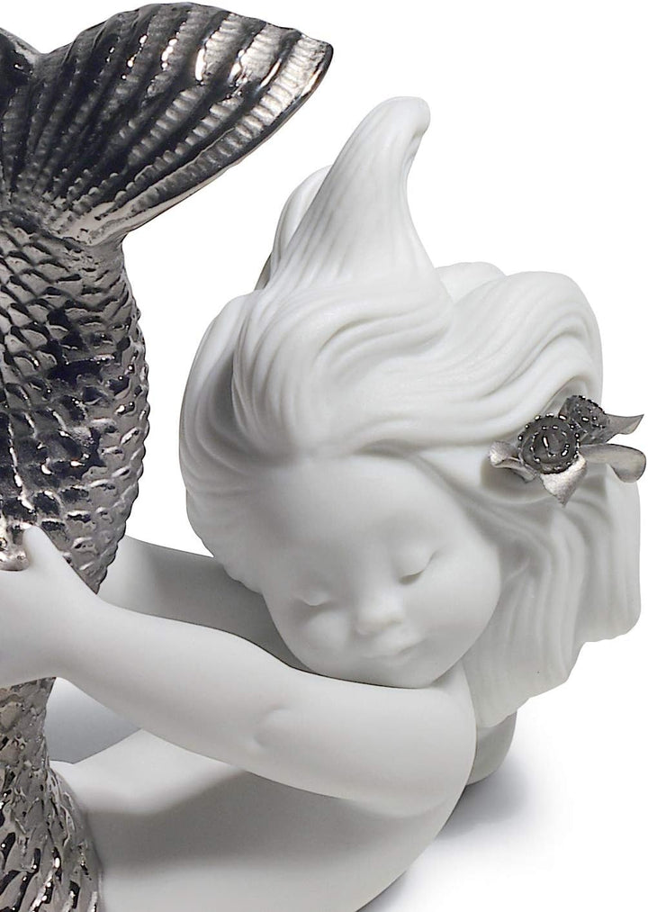 LLADRÓ Meerjungfrau-Figur Spielen Am Meer. Silber. Meerjungfrau. Porzellan.