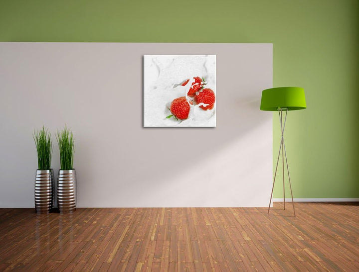 Pixxprint Erdbeeren Schwimmen in Milch als Leinwandbild Quadratisch/Grösse: 70x70 / Wandbild/Kunstdr