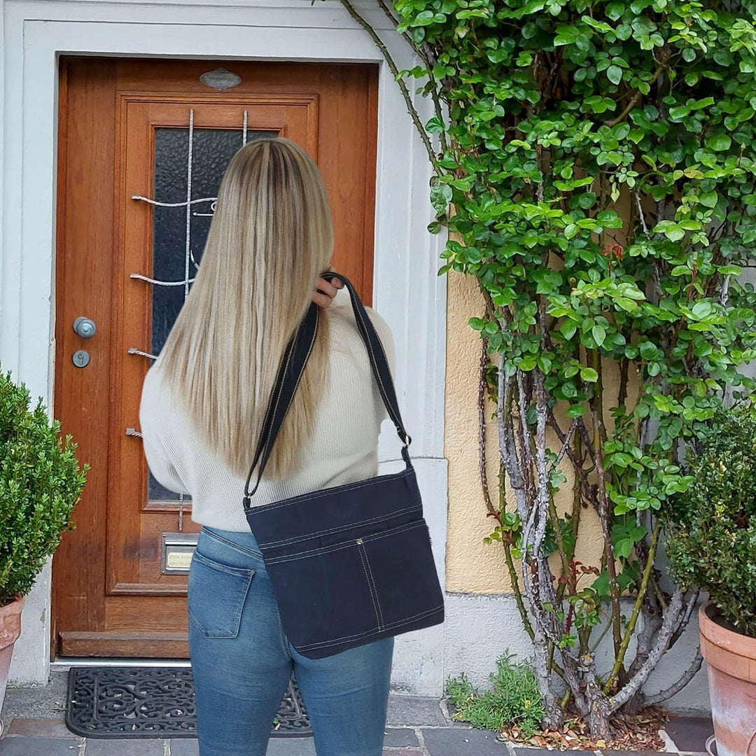 Domelo Damen Vegan Umhängetasche. Die nachhaltige Crossbody Hobo Tasche ist aus 100% Baumwolle/Canva