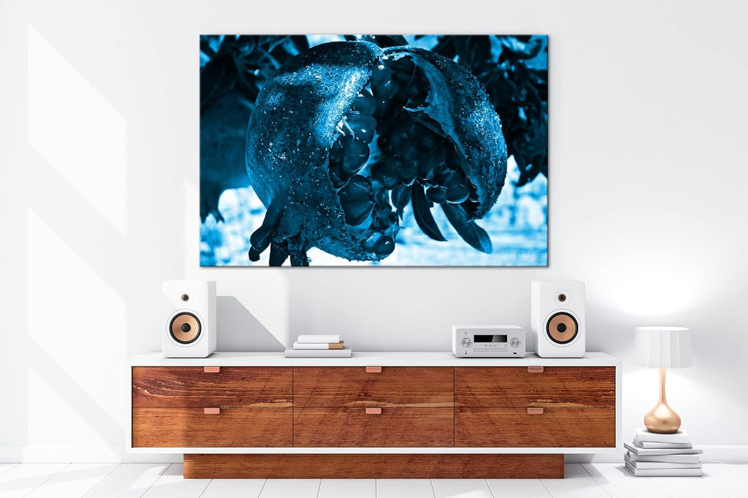 deyoli appetitlicher Granatapfel Format 80x60 Effekt: Monocrome Blau als Leinwandbild, Motiv fertig