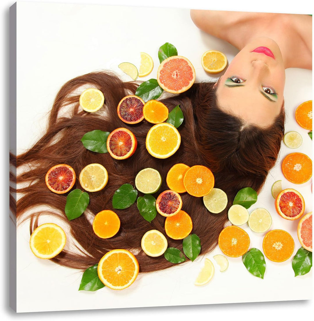 Pixxprint Hübsche Frau mit Obstscheiben als Leinwandbild Quadratisch/Grösse: 70x70 / Wandbild/Kunstd